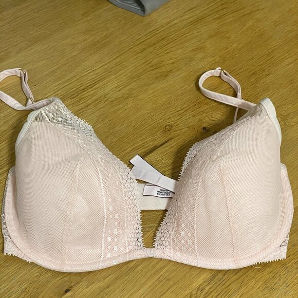 Victoria's Secret Pink Lace Incredible Plunge Bra 32DDD - Picture 2 of 9